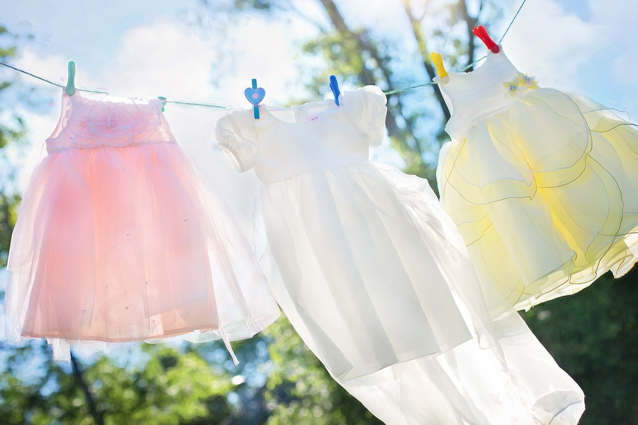 entdecken sie unsere trendige bekleidungskollektion! von stilvollen outfits für jeden anlass bis hin zu komfortabler freizeitkleidung – finden sie die perfekten stücke, die ihren individuellen stil unterstreichen.