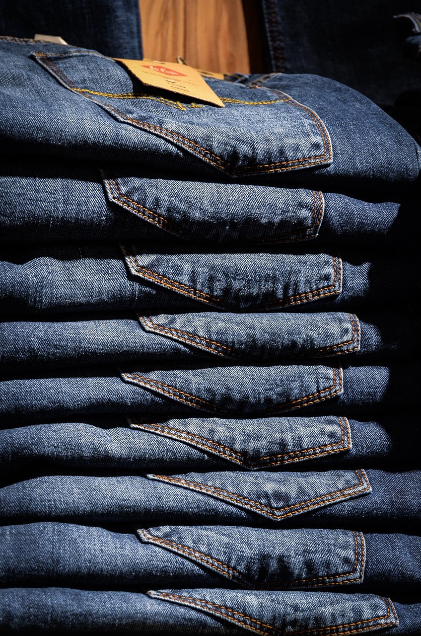 entdecken sie die neuesten modetrends und stylishen bekleidungsstücke für jeden anlass. von lässiger freizeitkleidung bis hin zu eleganten outfits bieten wir eine vielfältige auswahl für jeden geschmack.