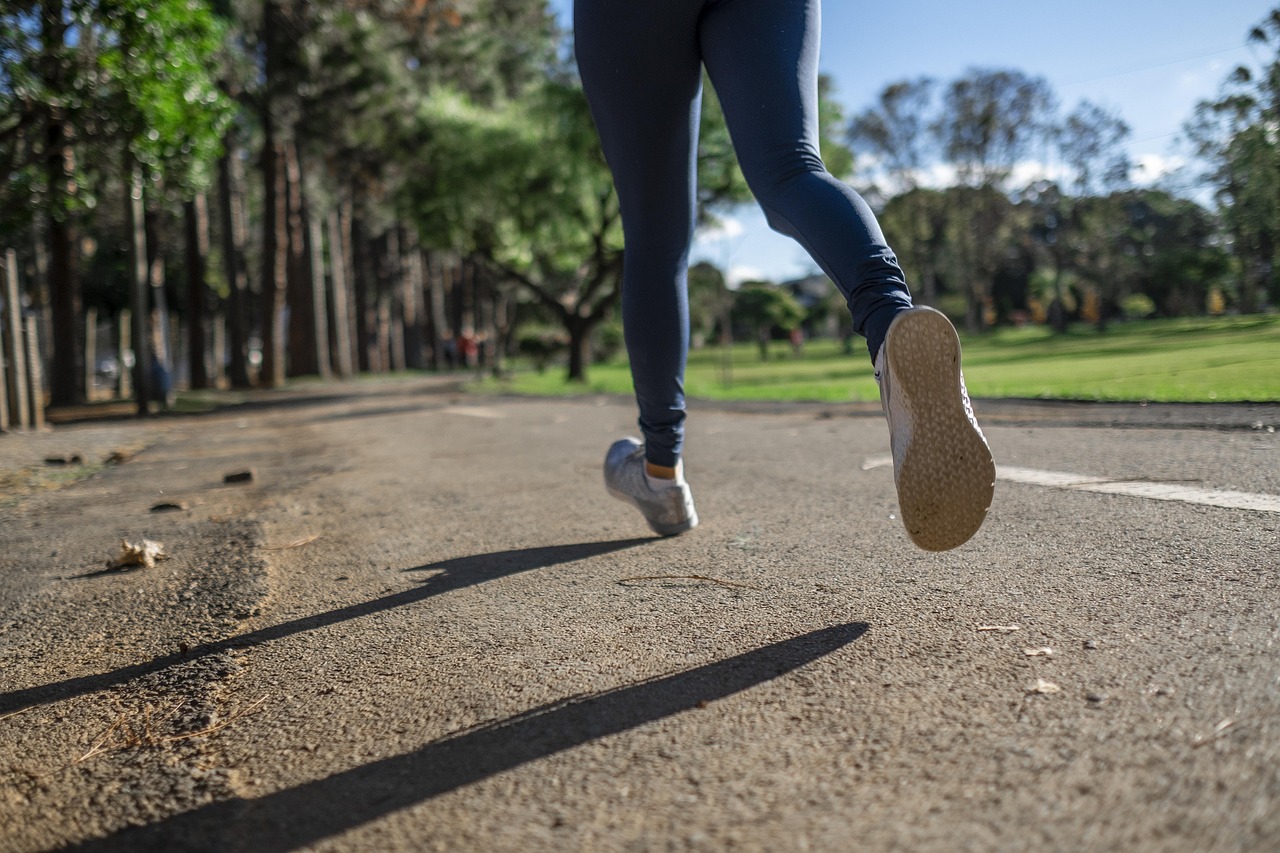 entdecken sie die besten tipps und tricks für das laufen. egal, ob sie anfänger oder erfahrener läufer sind, finden sie hier hilfreiche ratschläge, trainingspläne und die neuesten trends im running-bereich, um ihre ziele zu erreichen und spaß am laufen zu haben.